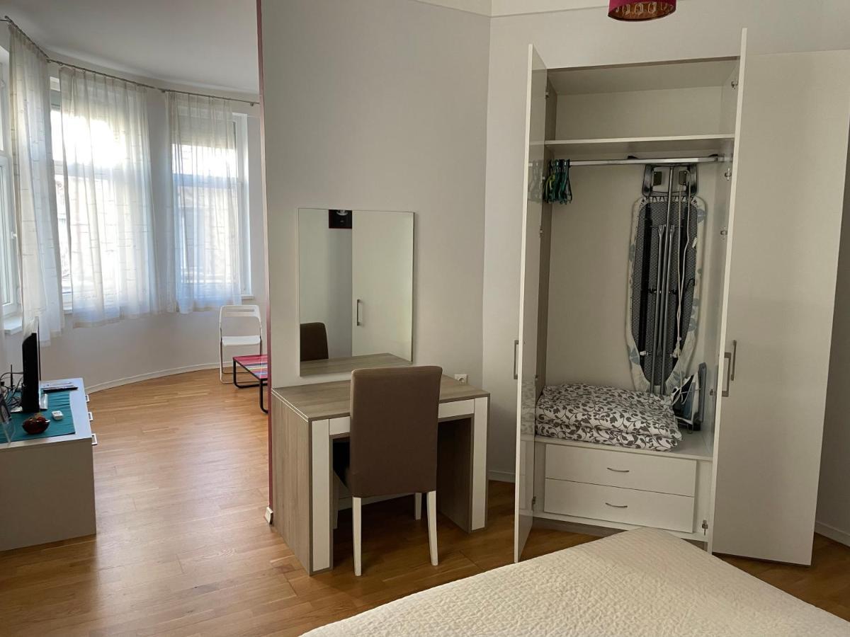 The Central Post Apartments Σόφια Εξωτερικό φωτογραφία